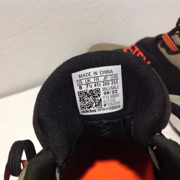 NEW Adidas goretex sneakers 8 - Picture 8 of 9